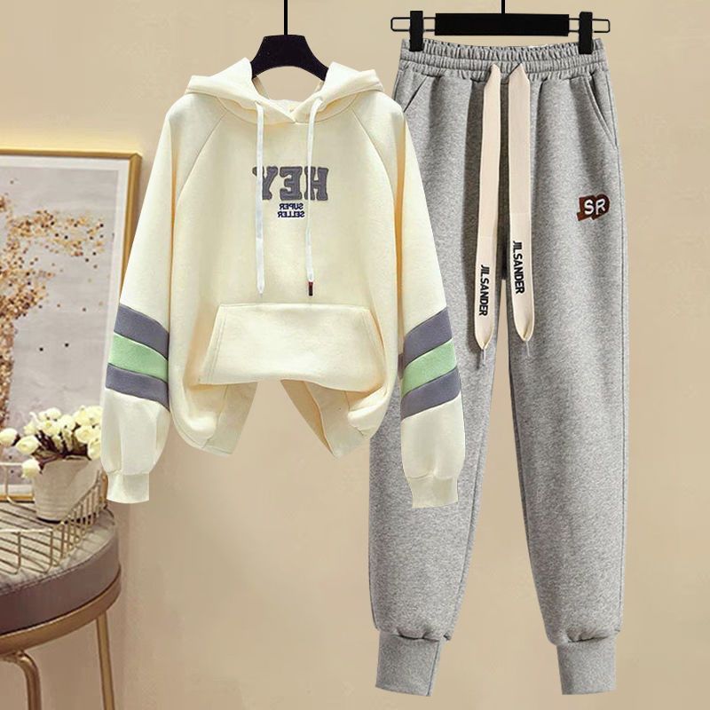 Sports Set for Women in Spring - Winter Clothing Sale recensione e prezzo