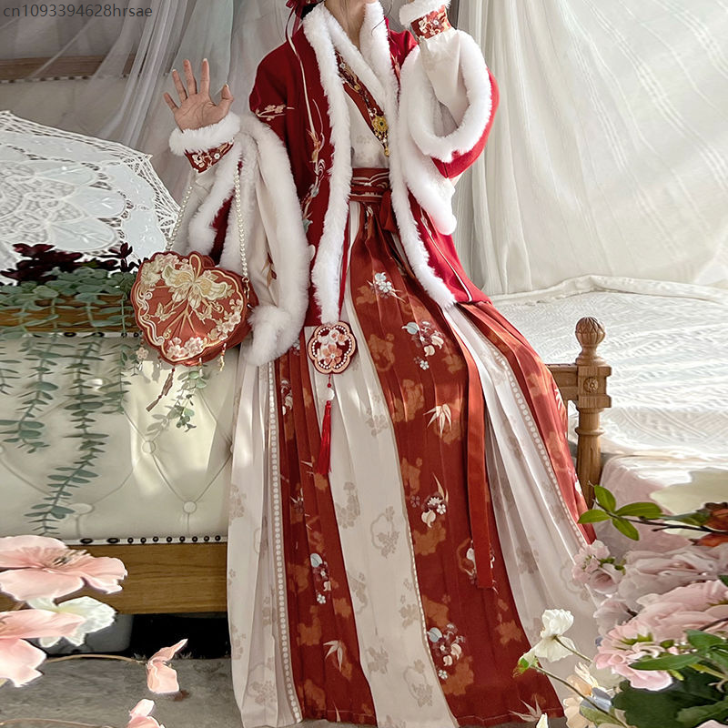 Hanfu Women's Winter New Year  - Winter Clothing In Spanish recensione e prezzo