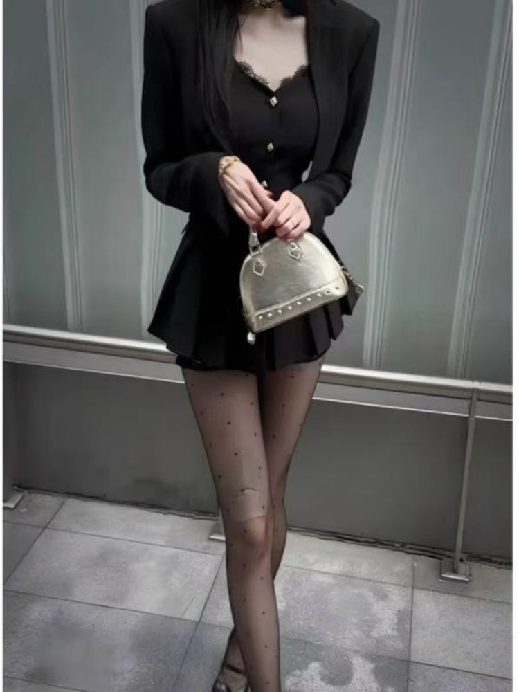 Autumn Sexy Vintage Elegant 3  - Winter Clothing Kit recensione e prezzo