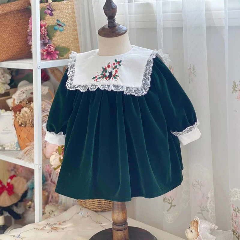 Winter Spanish Children Dress  - Winter Clothing In Spanish recensione e prezzo